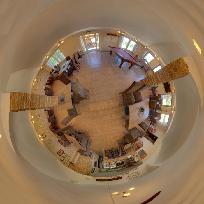 Lama VR pizzeria